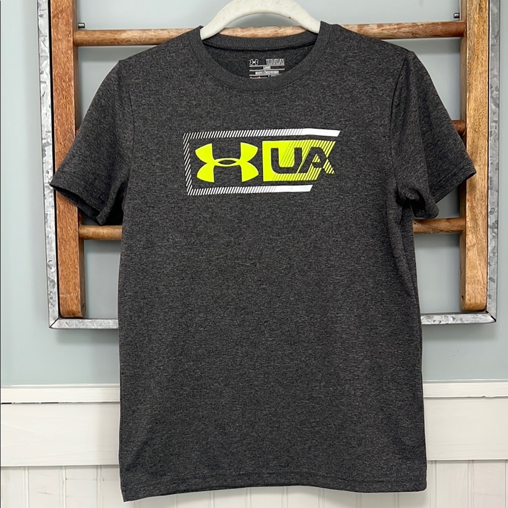 Boys under Armour performance T-shirt, size medium gray